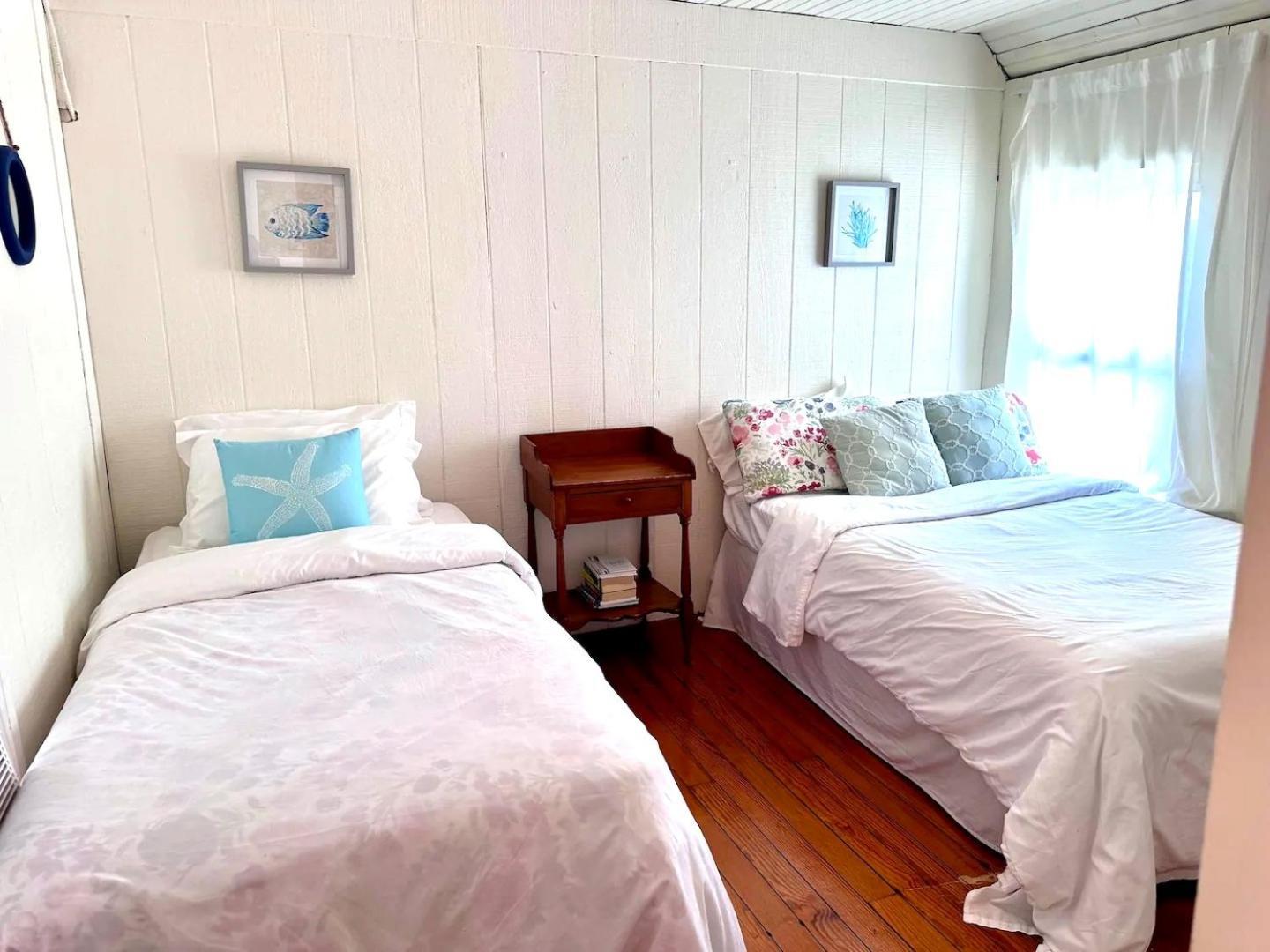 Cozy Beach - Direct Waterfront! East Haven Exteriör bild