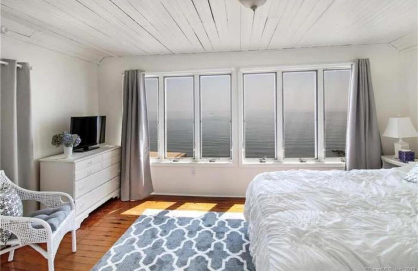 Cozy Beach - Direct Waterfront! East Haven Exteriör bild