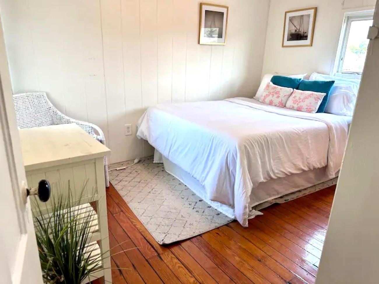 Cozy Beach - Direct Waterfront! East Haven Exteriör bild